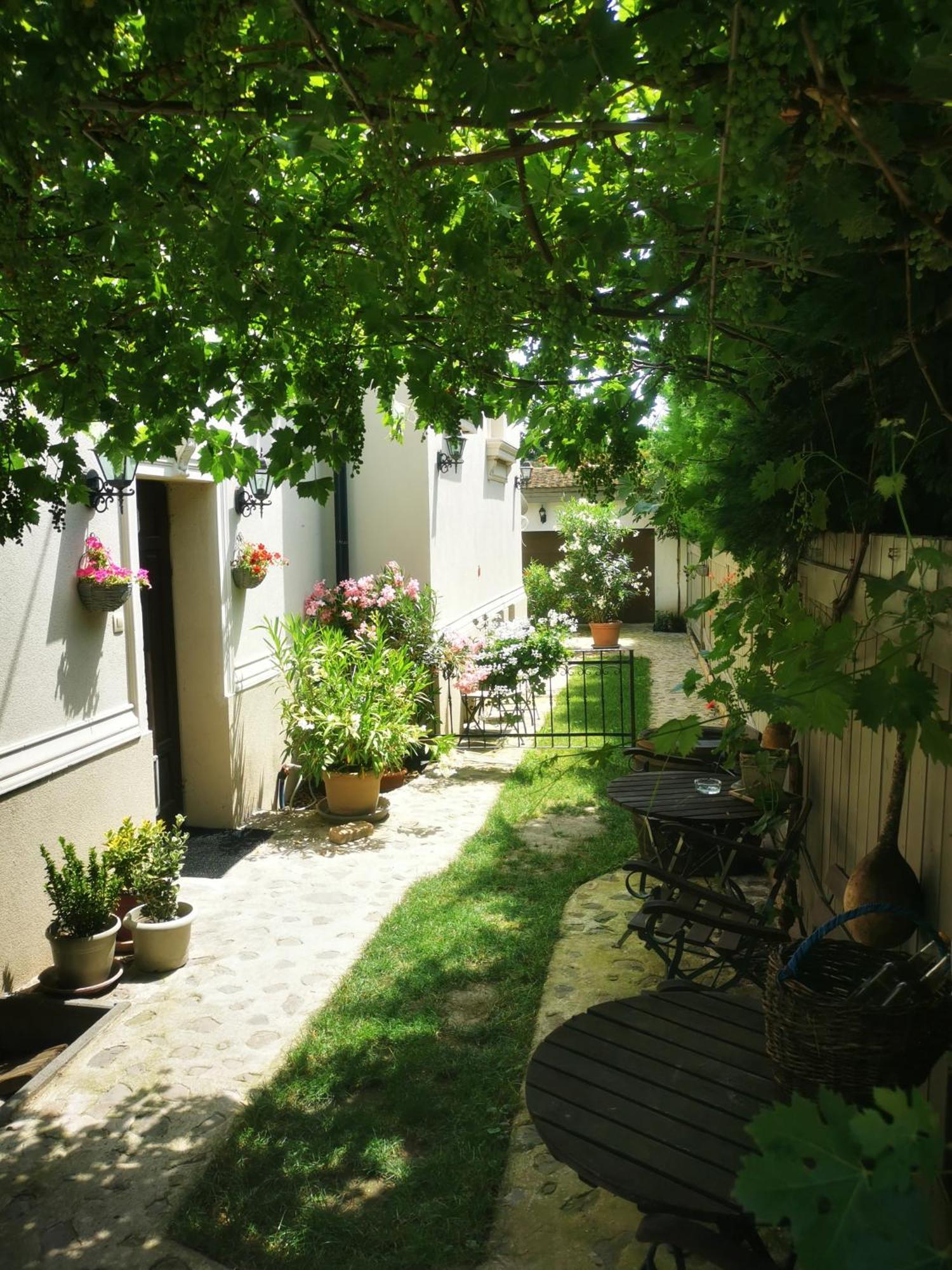 Kuria Apartman Budapest With Free Parking Eksteriør bilde
